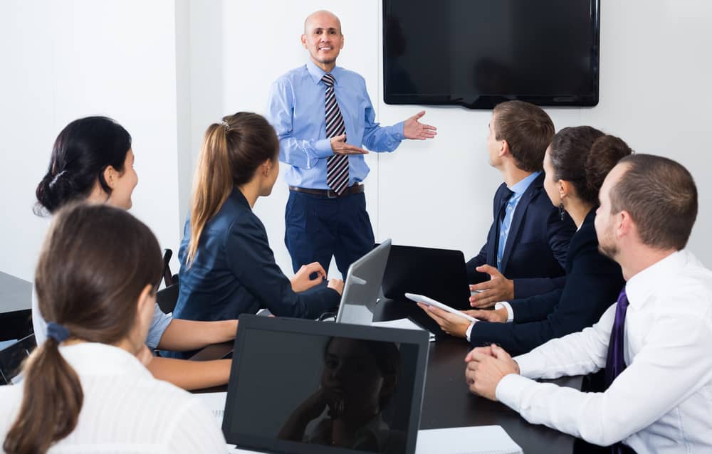 team-meetings-in-room-Jobfitts